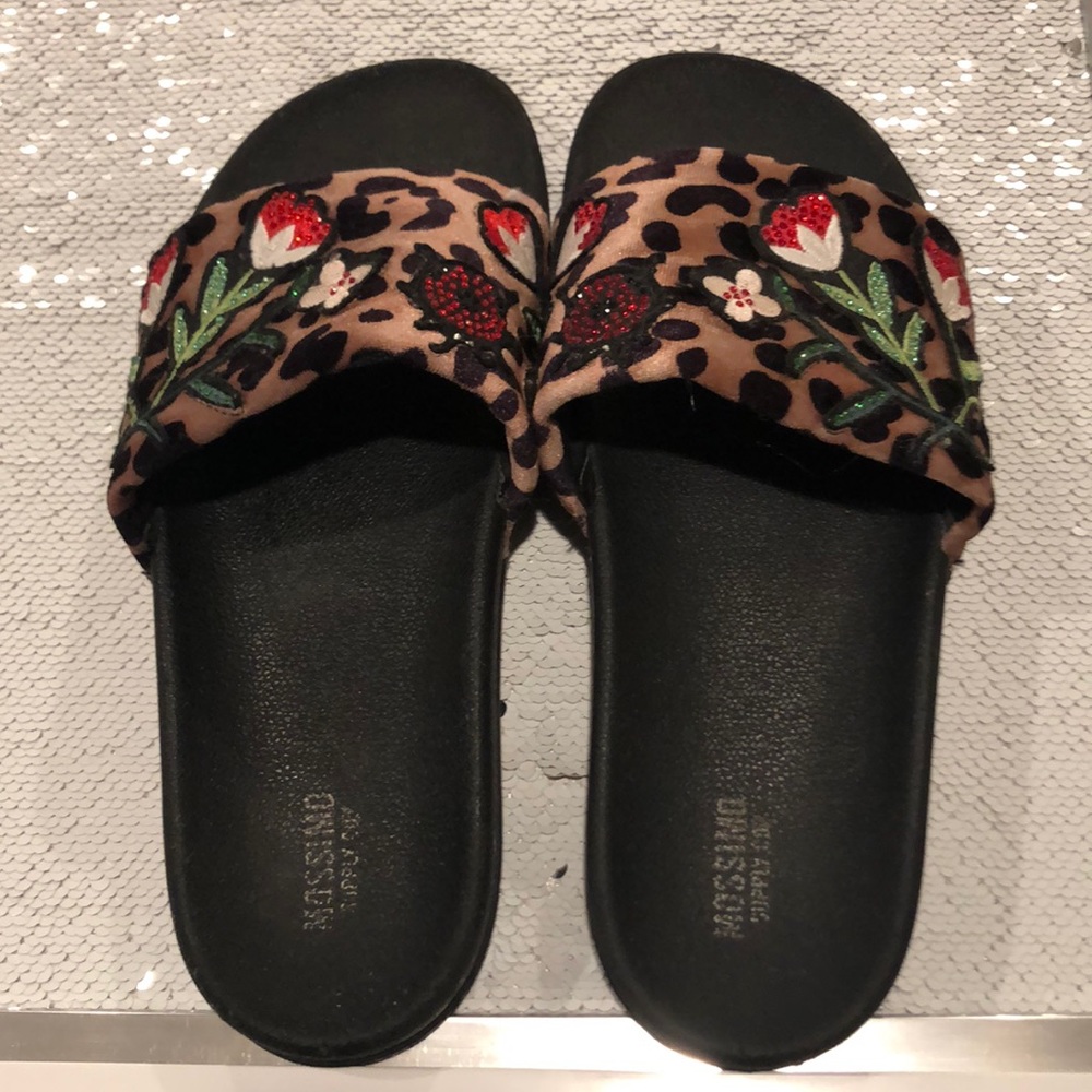 SLIDES